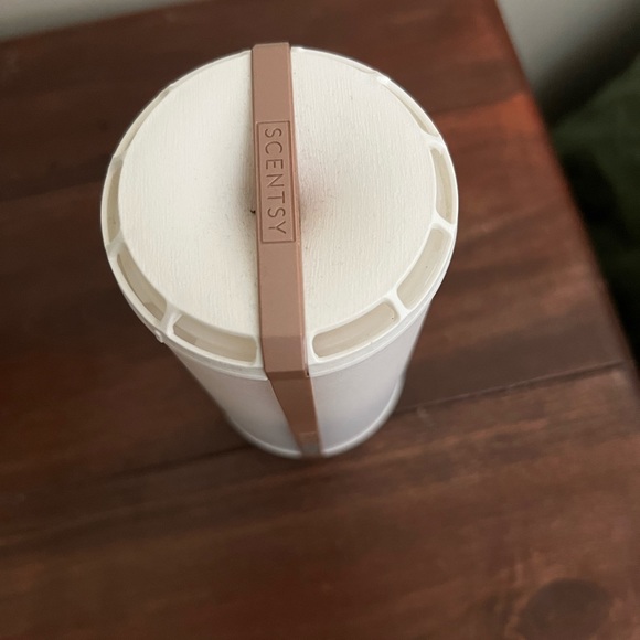 Rose gold scentsy go! - Picture 3 of 4